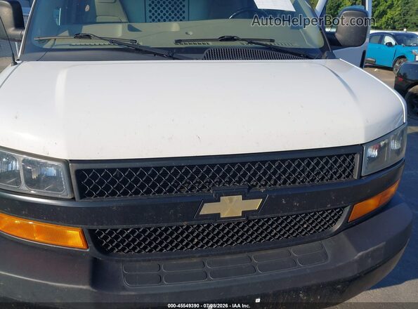 1GCWGAFP3P1136403 2023 CHEVROLET EXPRESS White Widok z przodu