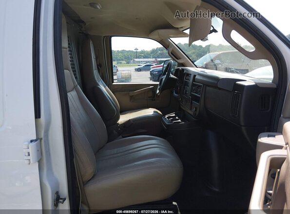 1GCWGAFP5N1241022 2022 CHEVROLET EXPRESS White Vista interior delantera