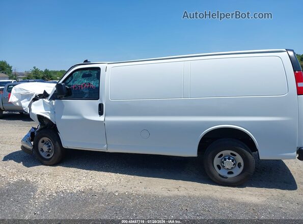 1GCWGAFP5R1136728 2024 CHEVROLET EXPRESS White სალონის 360-გრადუსიანი ხედი
