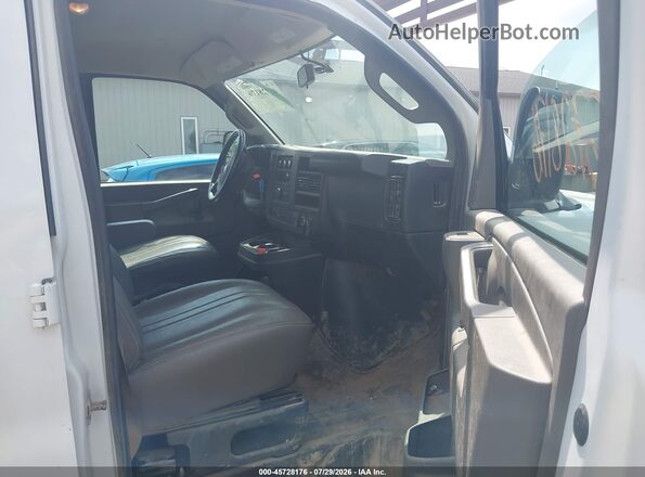 1GCWGAFP8P1199075 2023 CHEVROLET EXPRESS White Front interior view