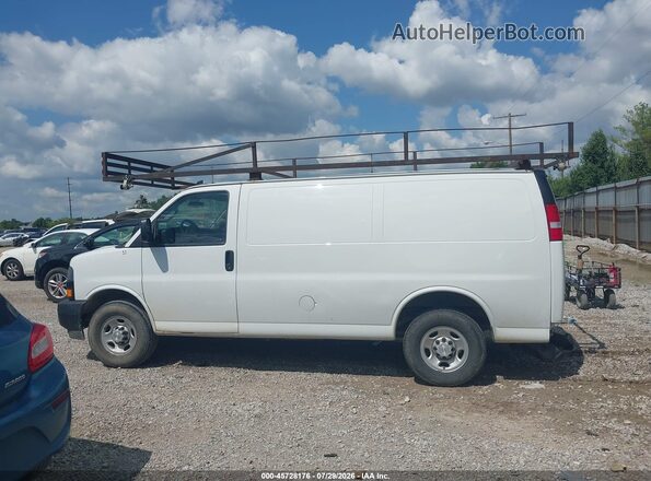 1GCWGAFP8P1199075 2023 CHEVROLET EXPRESS White 360 interior view