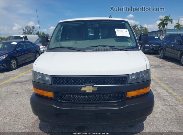 1GCWGAFPXN1217525 2022 CHEVROLET EXPRESS White Widok zestawu wskaźników