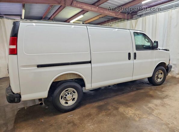 1GCWGAFPXS1270608 2025 CHEVROLET EXPRESS White Trasero derecho