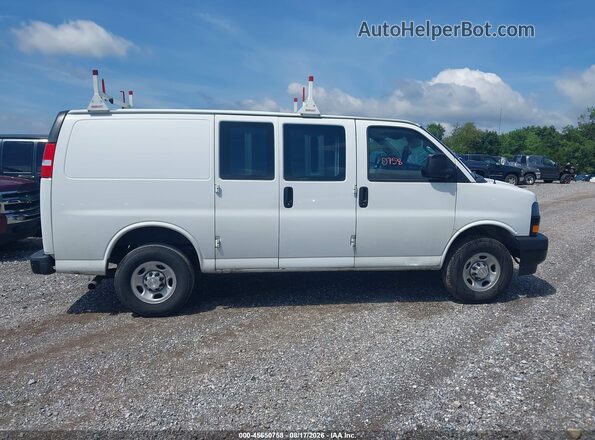 1GCZGGF76N1195846 2022 CHEVROLET EXPRESS Белый Вид задней части салона