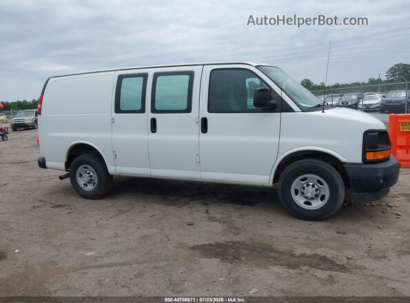 1GCZGGFF7H1116339 2017 CHEVROLET EXPRESS White Rear interior view