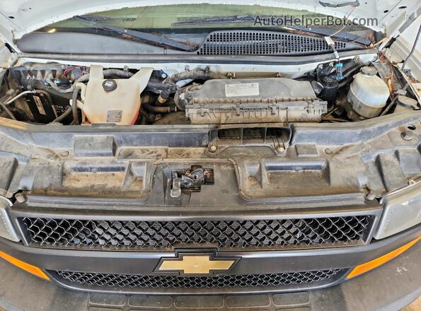 1GCZGGFP0M1178166 2021 CHEVROLET EXPRESS White Engine compartment view