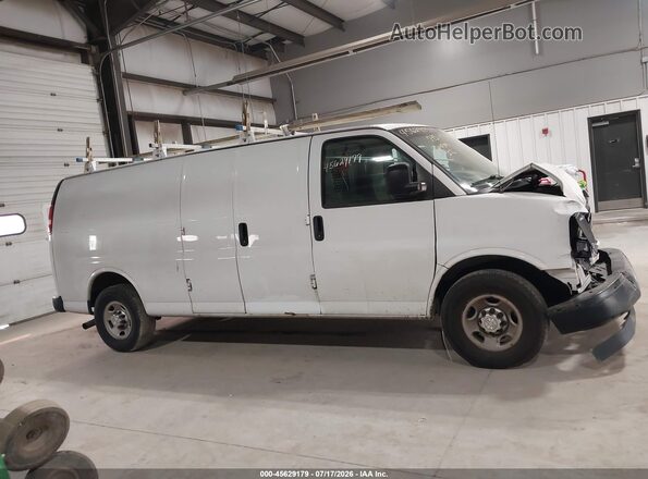 1GCZGHFF5H1113123 2017 CHEVROLET EXPRESS White Սալոնի հետևի տեսք