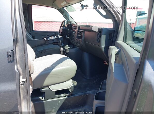 1GCZGHFF7H1246448 2017 CHEVROLET EXPRESS Blue Սալոնի դիմացի տեսք