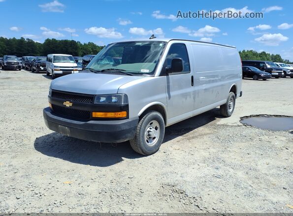 1GCZGHFG5J1313692 2018 CHEVROLET EXPRESS Silver Przód lewy