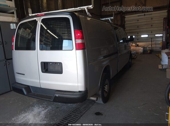 1GCZGHFP8J1341924 2018 CHEVROLET EXPRESS Silver Tył prawy