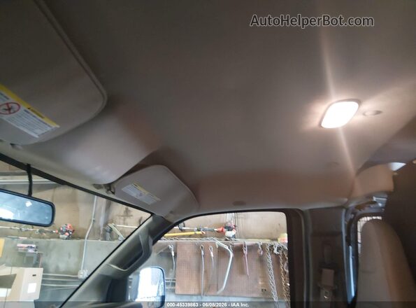 1GCZGHFP8J1341924 2018 CHEVROLET EXPRESS Silver Widok wnętrza z tyłu