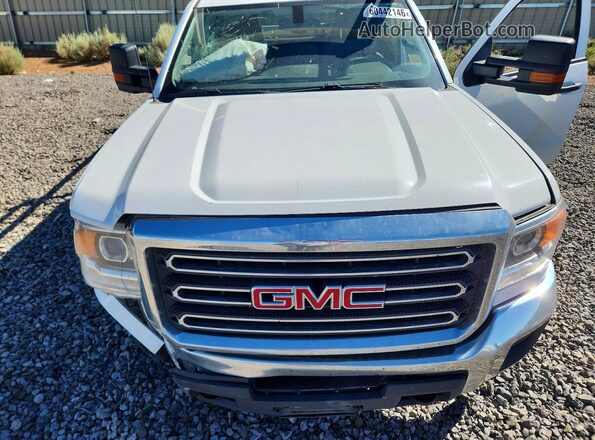 1GD22REG8HZ264325 2017 GMC SIERRA White Вид задньої частини салону