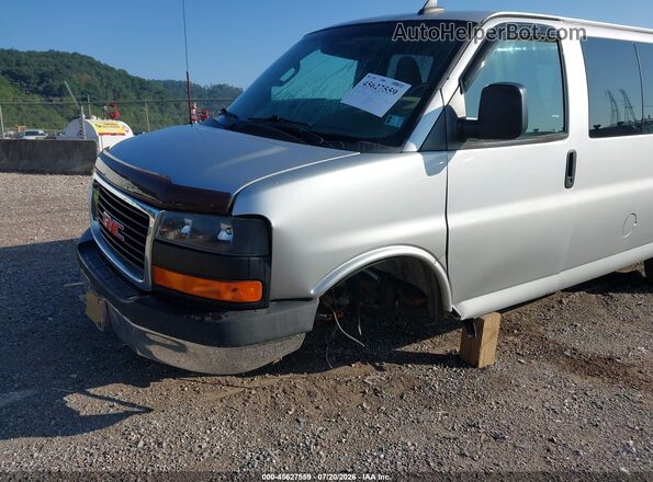 1GJW7FFG2H1307228 2017 GMC SAVANA 2500 Silver წინა ხედი