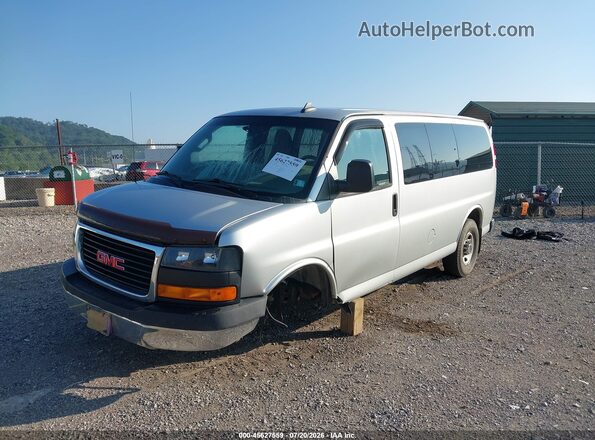 1GJW7FFG2H1307228 2017 GMC SAVANA 2500 Silver წინა მარცხენა ხედი სამი მეოთხედიდან