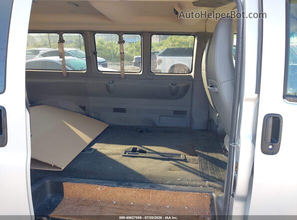 1GJW7FFG2H1307228 2017 GMC SAVANA 2500 Silver VIN კოდის სტიკერის ხედი
