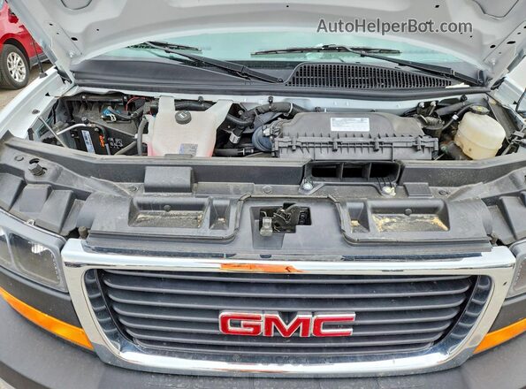 1GJZ7PFP5S1147193 2025 GMC SAVANA White Widok komory silnika