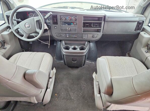 1GJZ7PFP5S1147193 2025 GMC SAVANA White Widok deski rozdzielczej