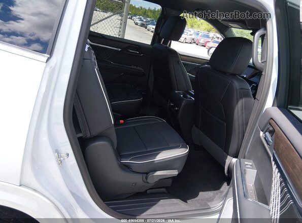 1GKENLKS7TJ157390 2026 GMC ACADIA White Vista de la etiqueta del VIN