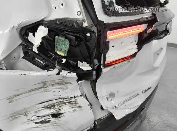 1GKENNKS5RJ200435 2024 GMC ACADIA White 