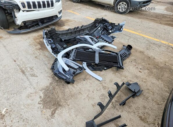 1GKENTKS1TJ161936 2026 GMC ACADIA White Շարժիչի բաժամունքի տեսք