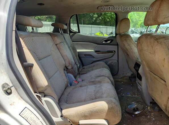 1GKKNLLA3HZ213732 2017 GMC ACADIA White Widok wnętrza z tyłu