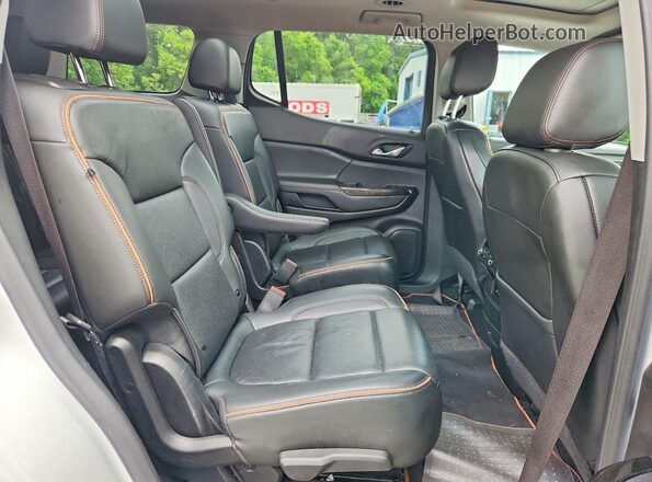 1GKKNLLS3PZ205041 2023 GMC ACADIA White Widok wnętrza z tyłu