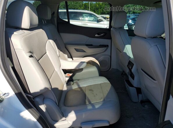 1GKKNML40NZ161682 2022 GMC ACADIA White Widok wnętrza z tyłu