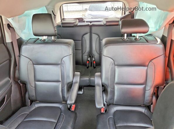 1GKKNMLS2KZ263804 2019 GMC ACADIA White Vista de los asientos traseros