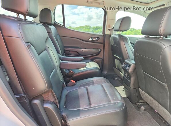 1GKKNMLS9LZ138784 2020 GMC ACADIA White Вид задньої частини салону