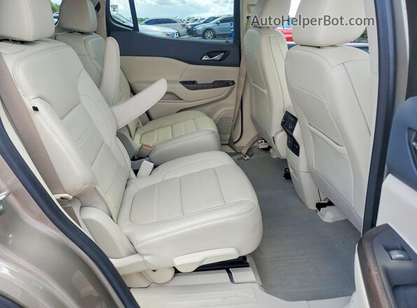 1GKKNPLS2NZ131230 2022 GMC ACADIA Tan Вид задньої частини салону