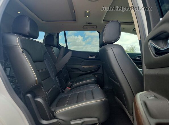 1GKKNPLS3NZ174751 2022 GMC ACADIA White Вид задньої частини салону