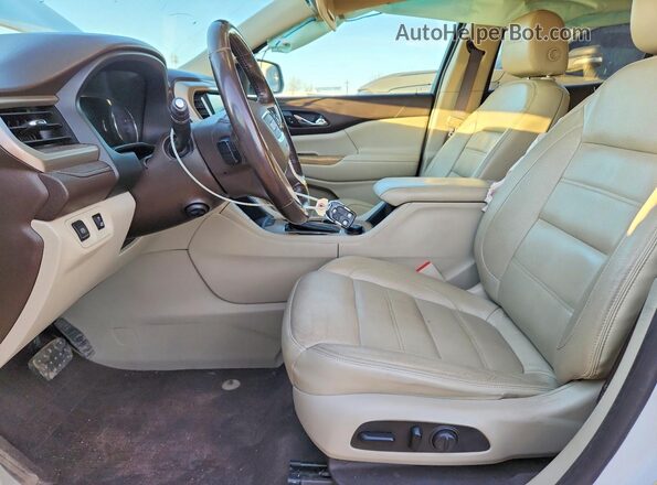 1GKKNXLS5HZ135342 2017 GMC ACADIA Белый Вид салона спереди