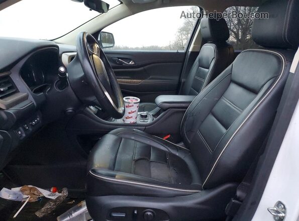 1GKKNXLS7PZ196710 2023 GMC ACADIA White Widok wnętrza z przodu