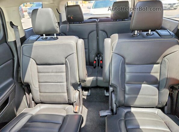 1GKKNXLS8JZ181513 2018 GMC ACADIA White Vista de los asientos traseros