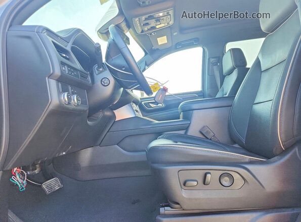 1GKS1BKD2PR504657 2023 GMC YUKON Silver Widok wnętrza z przodu