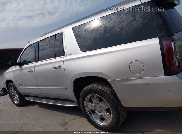 1GKS1FKC2HR168301 2017 GMC YUKON Gray Widok wnętrza 360 stopni