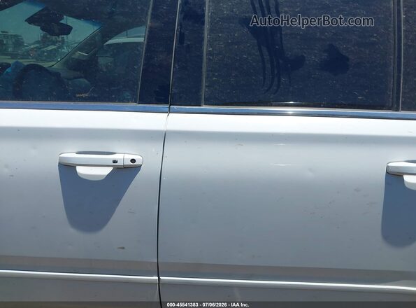 1GKS1GKC3LR204012 2020 GMC YUKON White Rear interior view
