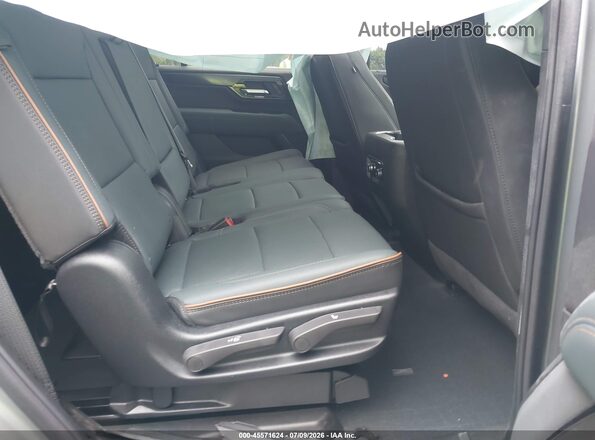 1GKS2CK85TR242567 2026 GMC YUKON Silver Widok naklejki z numerem VIN
