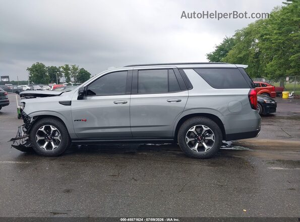 1GKS2CK85TR242567 2026 GMC YUKON Silver Widok wnętrza 360 stopni