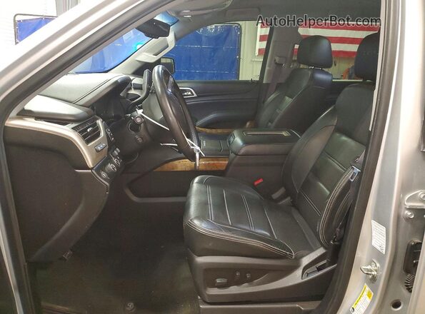 1GKS2CKJ1HR146168 2017 GMC YUKON Silver Widok wnętrza z przodu