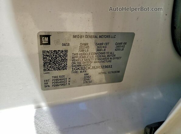 1GKS2CKJ5JR323651 2018 GMC YUKON White Widok naklejki z numerem VIN