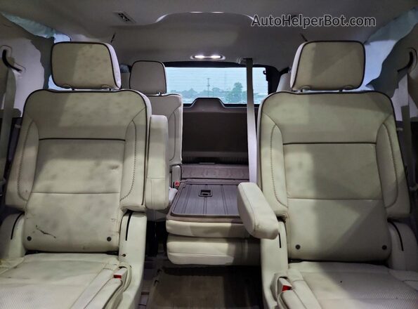 1GKS2DKL7PR171047 2023 GMC YUKON White Rear seats view