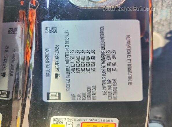 1GKS2EKL6PR136358 2023 GMC YUKON Black Widok naklejki z numerem VIN
