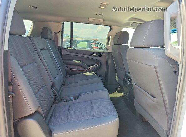 1GKS2FKC2JR362989 2018 GMC YUKON White Widok wnętrza z tyłu