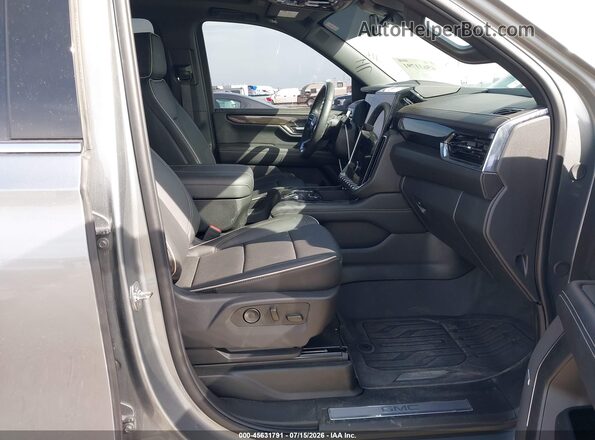 1GKS2GKDXTR221461 2026 GMC YUKON Silver Widok wnętrza z przodu