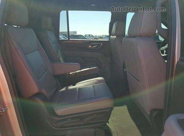 1GKS2GKT5PR410676 2023 GMC YUKON Silver უკანა სალონის ხედი