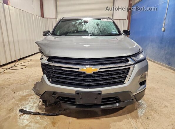 1GNERFKW1PJ242579 2023 CHEVROLET TRAVERSE Серебряный Вид спереди