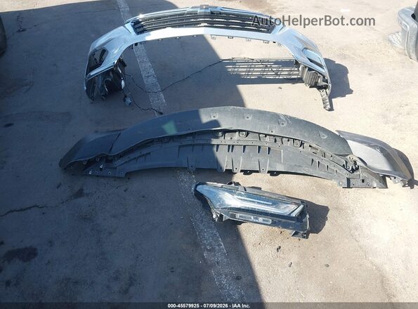 1GNERFKW2NJ122013 2022 CHEVROLET TRAVERSE Silver Widok zestawu wskaźników