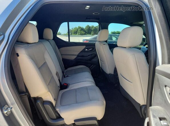 1GNERFKWXPJ328022 2023 CHEVROLET TRAVERSE Silver Widok wnętrza z tyłu
