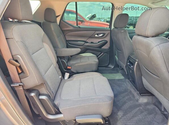 1GNERGKW2KJ266923 2019 CHEVROLET TRAVERSE Silver Вид задніх сидінь